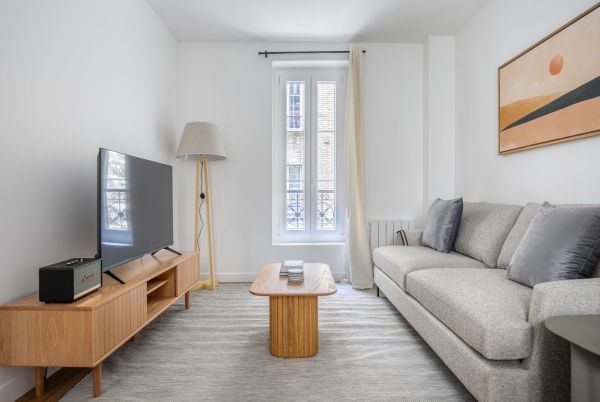 Top 5 meubles TV en bois alliant élégance et longévité